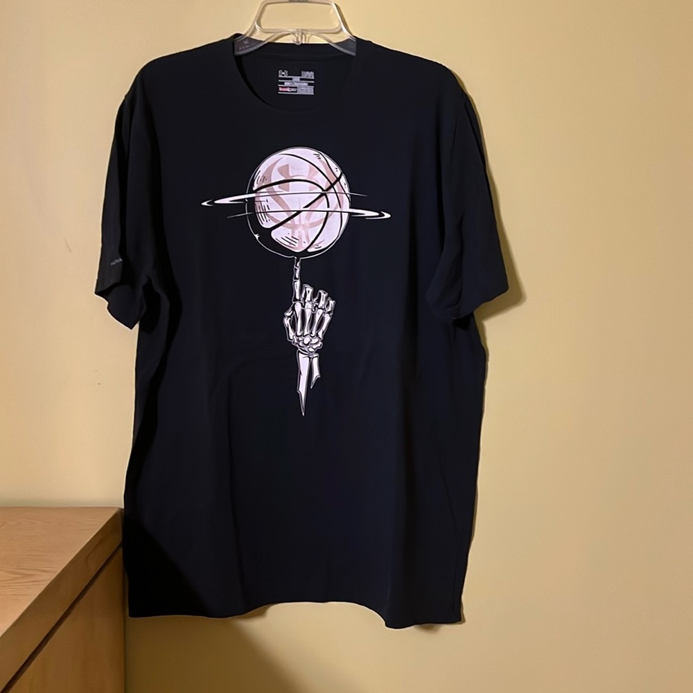 Under Armour tee
